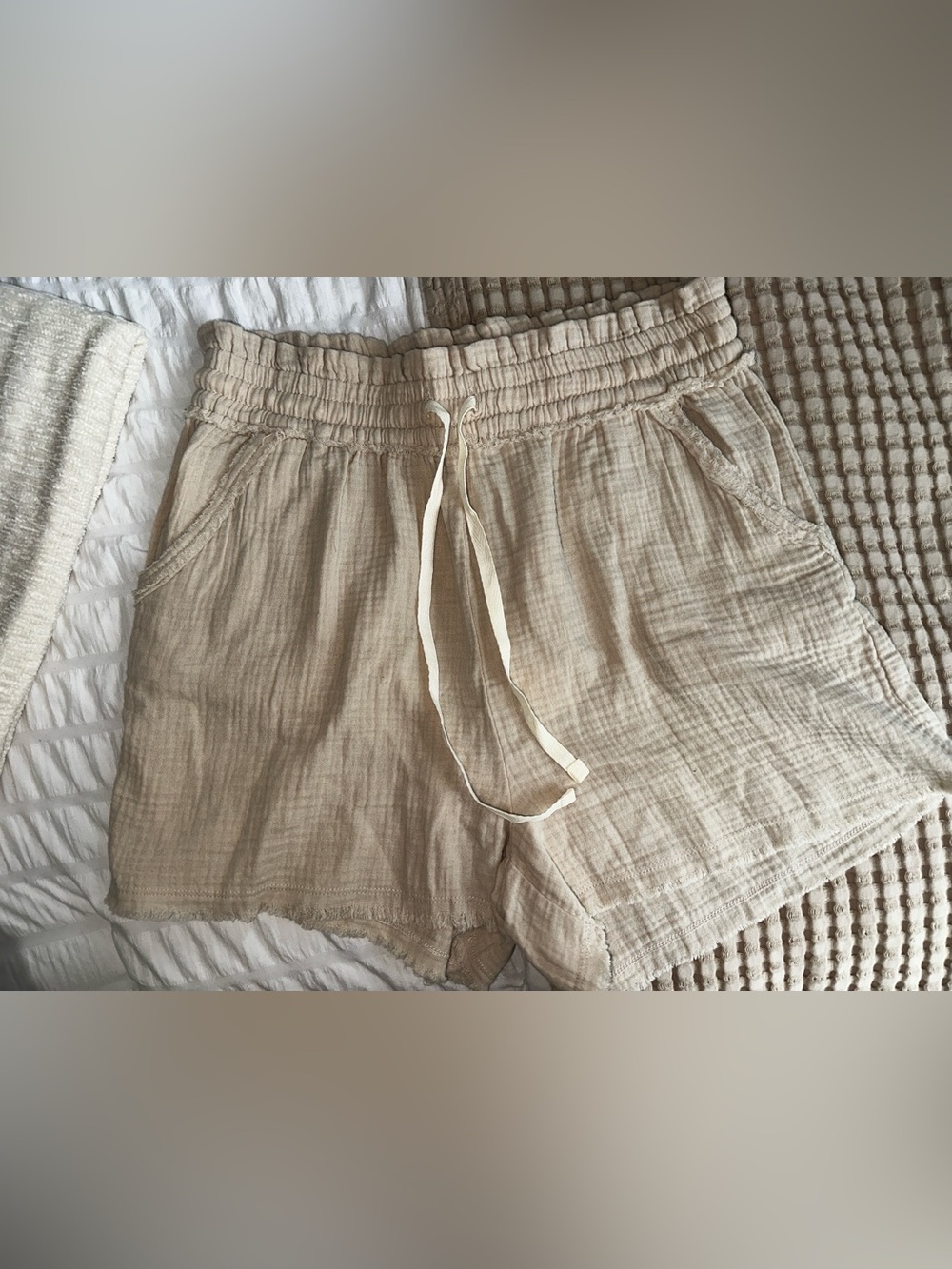 ZENANA women’s shorts medium 100% Cotton Double Gauze Tan Shorts neutral 2.5” in
